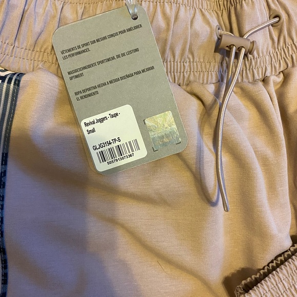 Gymshark Medium Brand new with tags except the PINK leggings are new without tag - Picture 6 of 14